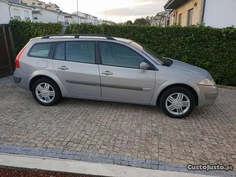 Renault Mégane 1.9 dci dinamic s - 04