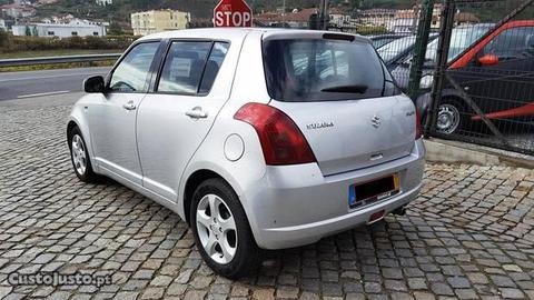 Suzuki Swift DIESEL 5 LUGARES AC - 07