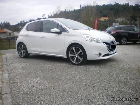 Peugeot 208 1.6 HDI - FELINE - 13