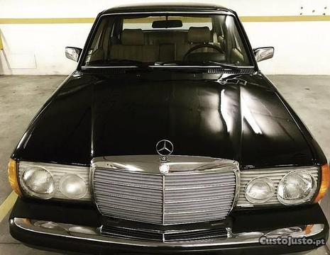 Mercedes-Benz 240 Americana - 83