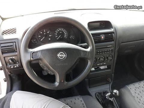 Opel Astra Carrinha - 02