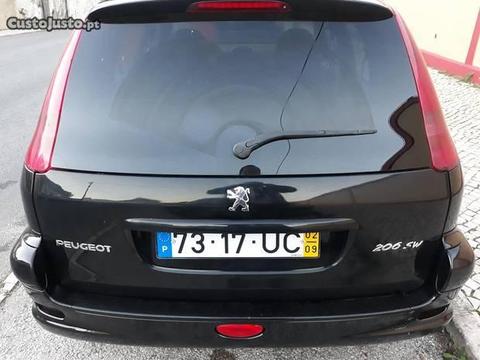 Peugeot 206 1100 cilindradas - 02