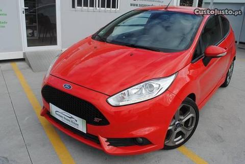 Ford Fiesta ST - 13
