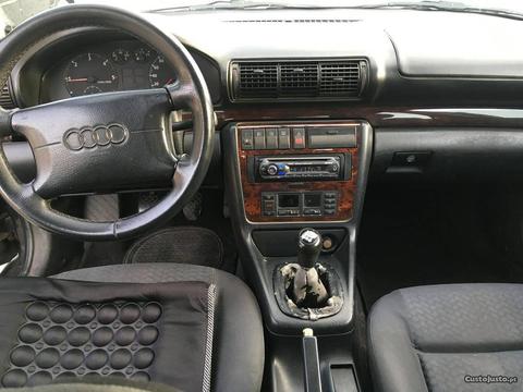 Audi A4 Tdi com ac - 95