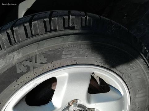 2 pneus Michelin 4x4 205/70/15