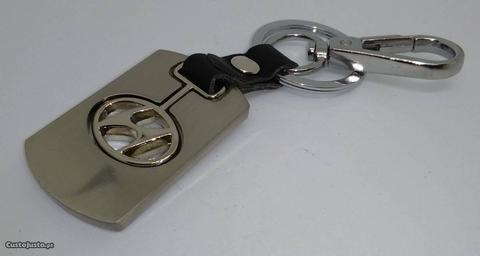 Porta chaves Hyundai metalico e pele