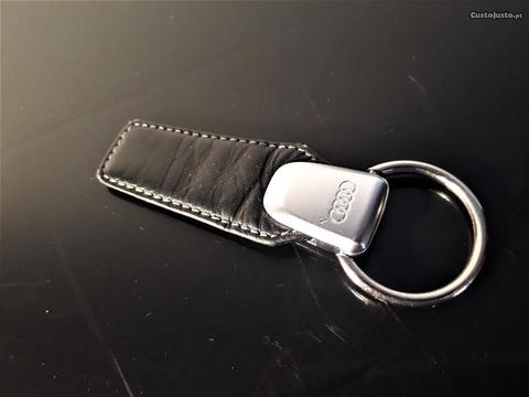 Porta chaves Audi original em pele natural e metal