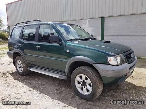 Nissan Terrano 2.7Tdi 125cv 7 lug - 00