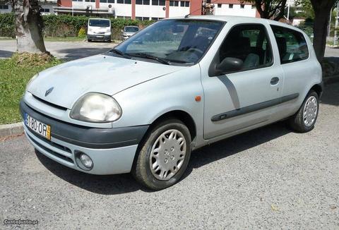 Renault Clio 1.2 d.asst 134jm - 99